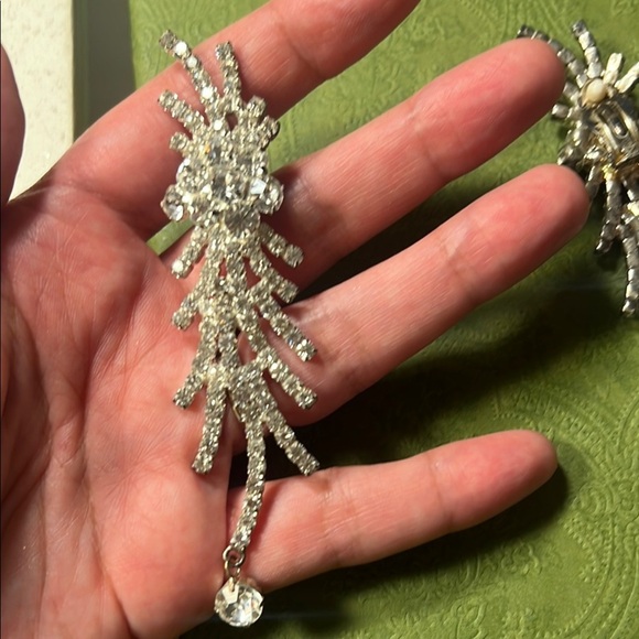 NWT Elegant Silver Crystal Rhinestone Earrings Clip On - Picture 7 of 15